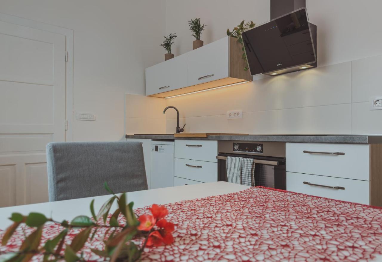 Pirc Apartment On Dunajska Street Ljubljana Eksteriør billede